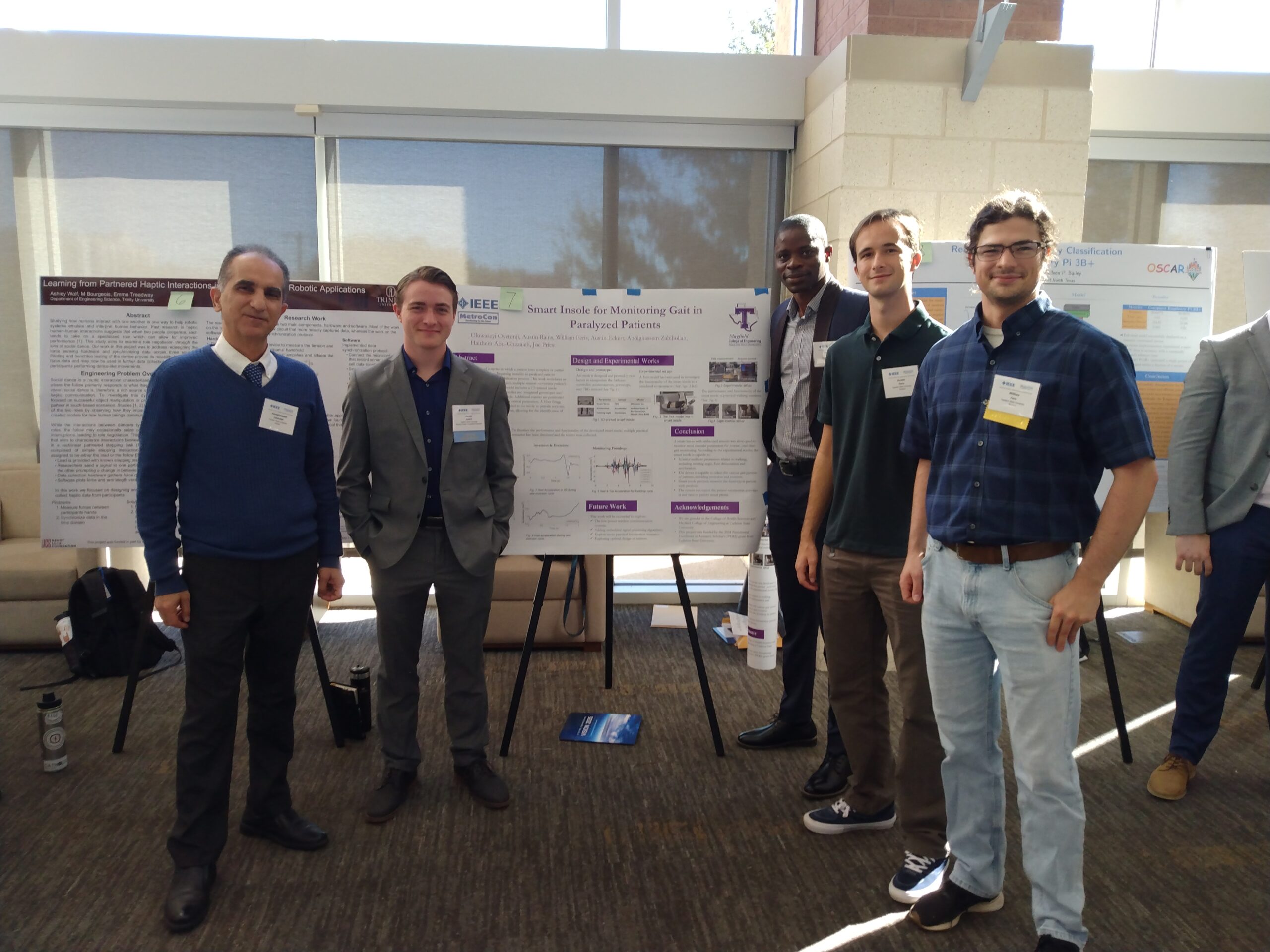 A Smart Insole for Remote Gait Monitoring of Paralyzed Patients